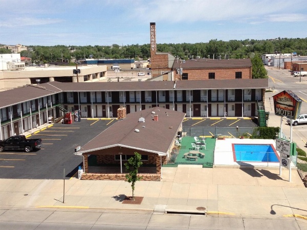 Town House Motel image 1