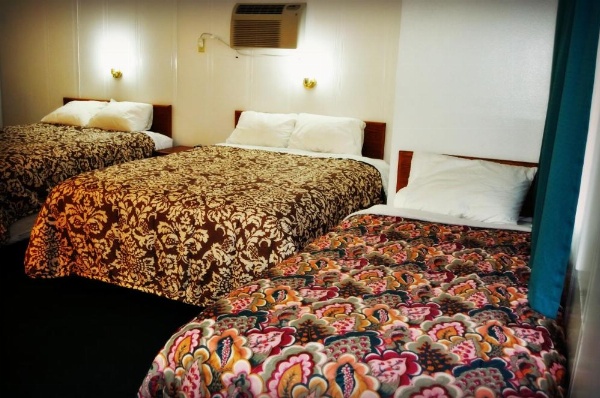 Town House Motel image 10