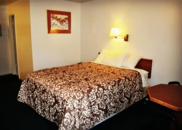Town House Motel 5