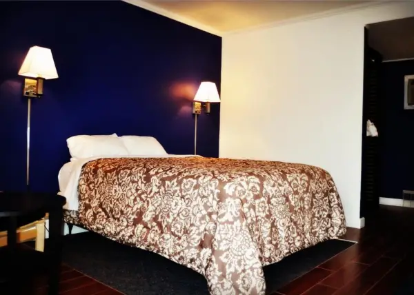 Town House Motel 6